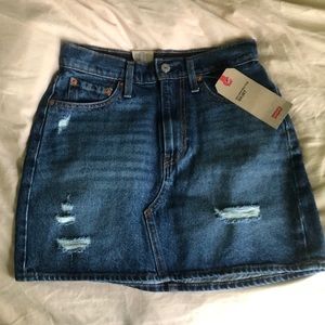 NWT Ladies Levi’s Jean Skirt